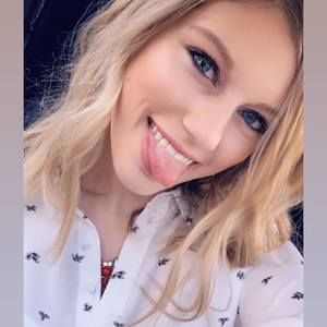 Meet your Posher, Kayla